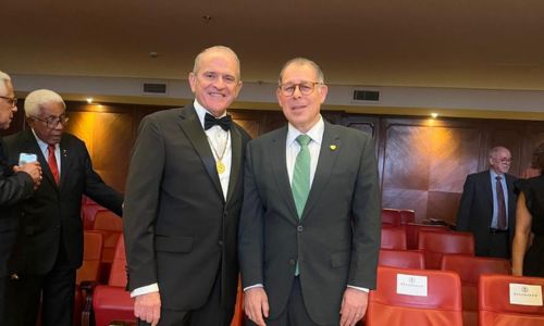 Presidente da Academia de Medicina de Brasília participa da posse da nova diretoria da Academia Nacional de Medicina